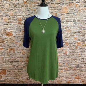 NWT Agnes & Dora Raglan Top S